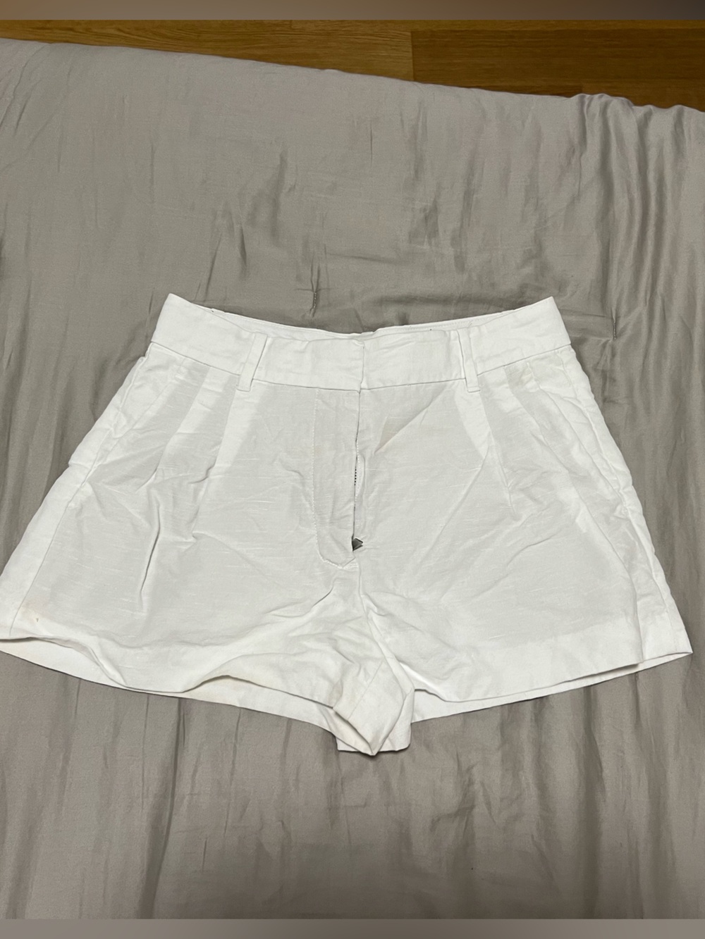 Aritzia White High-Waist Tailored Shorts